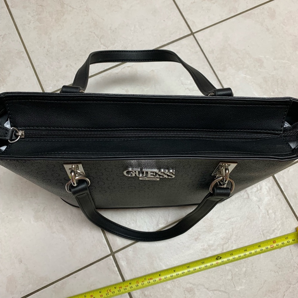 GUESS Embossed Black Tote Bag Zip Purse - Picture 10 of 10